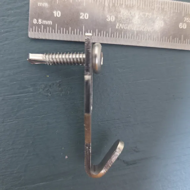 25mm hex-socket self-drilling screw fitted through the slot of a Centre Hook